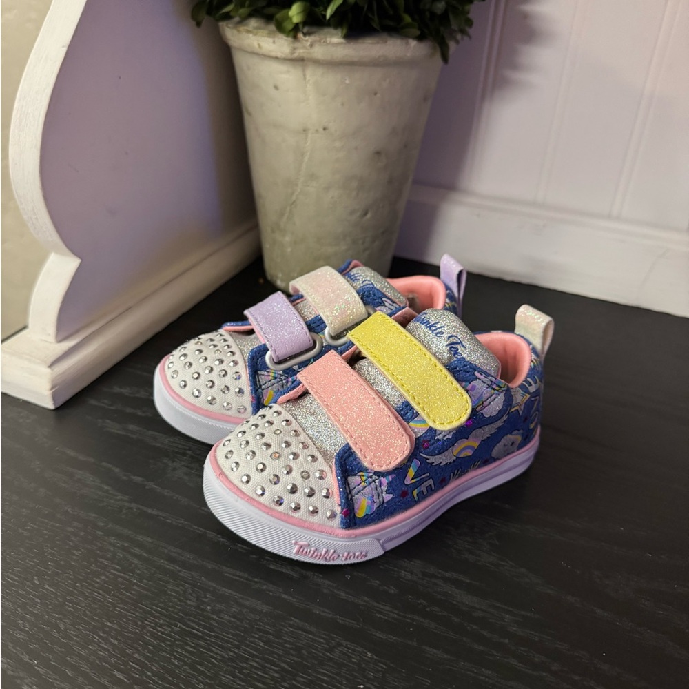 Skechers twinkle toes w memory foam sz 6 For toddler